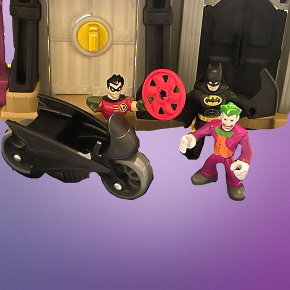 Imaginext DC Super Friends Wayne Manor Gotham Flight Inc Bat Bike Robin Joker - Picture 10 of 12
